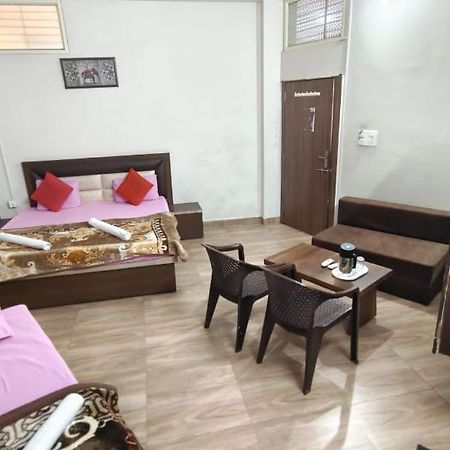 Hotel Shivanjali Palace Удджайн Экстерьер фото