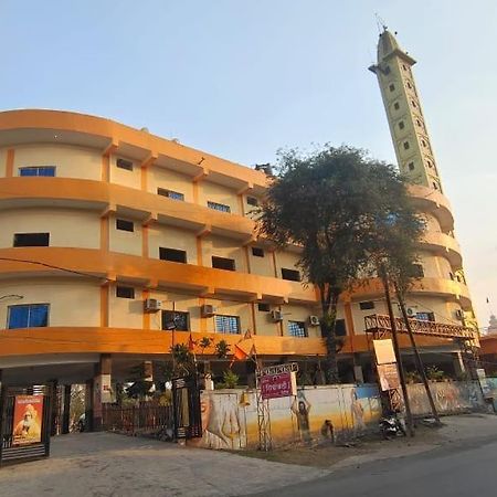 Hotel Shivanjali Palace Удджайн Экстерьер фото